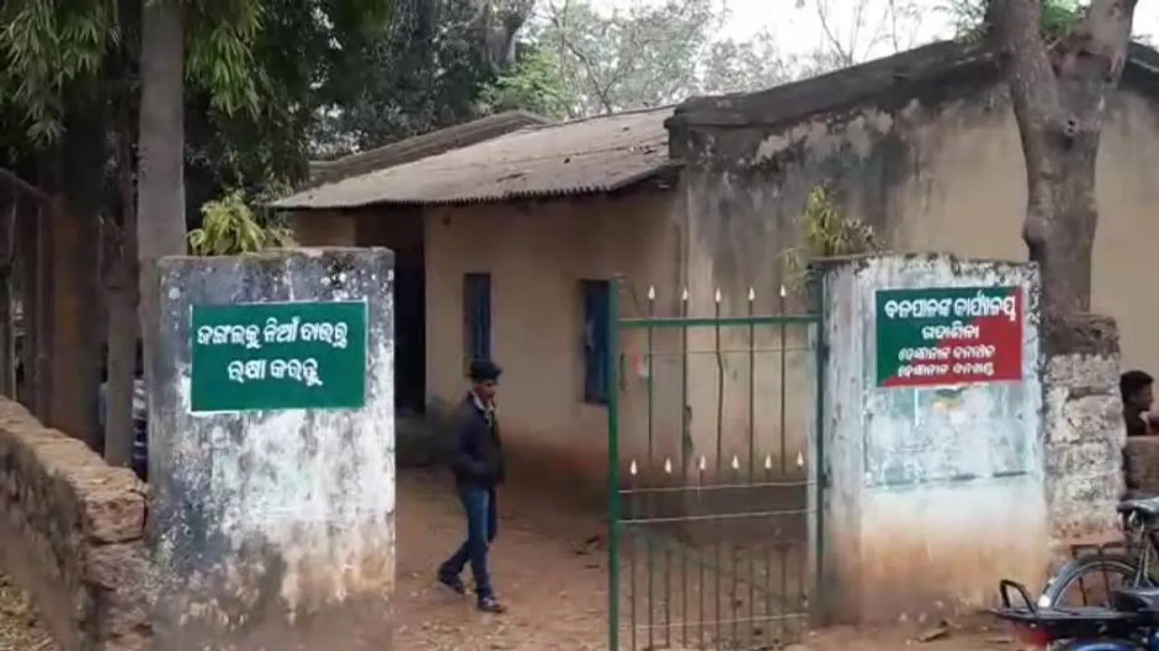 Forest guard found dead, family alleges murder