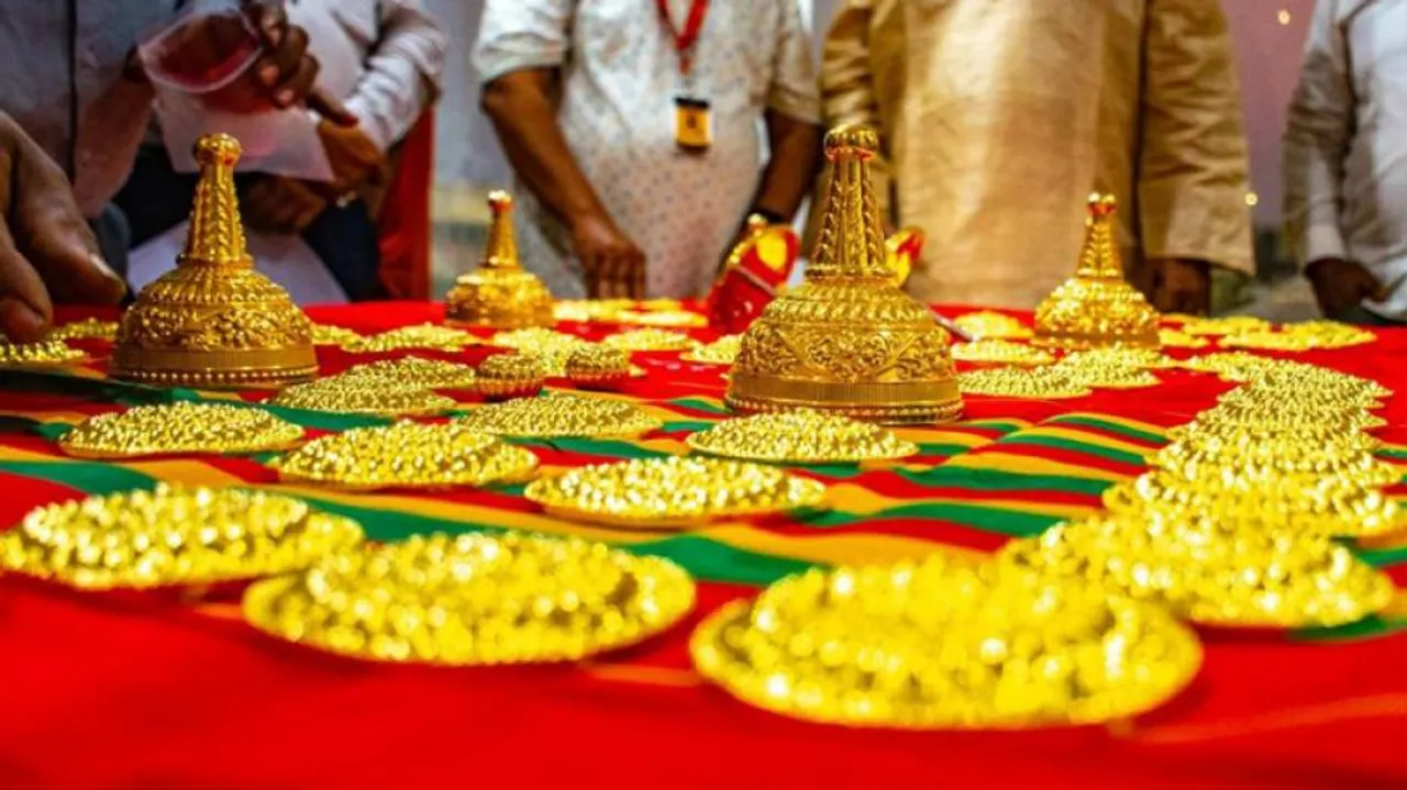 Odisha: Devotee Donates Over 8 Kg Gold, Silver Ornaments At Puri Srimandir