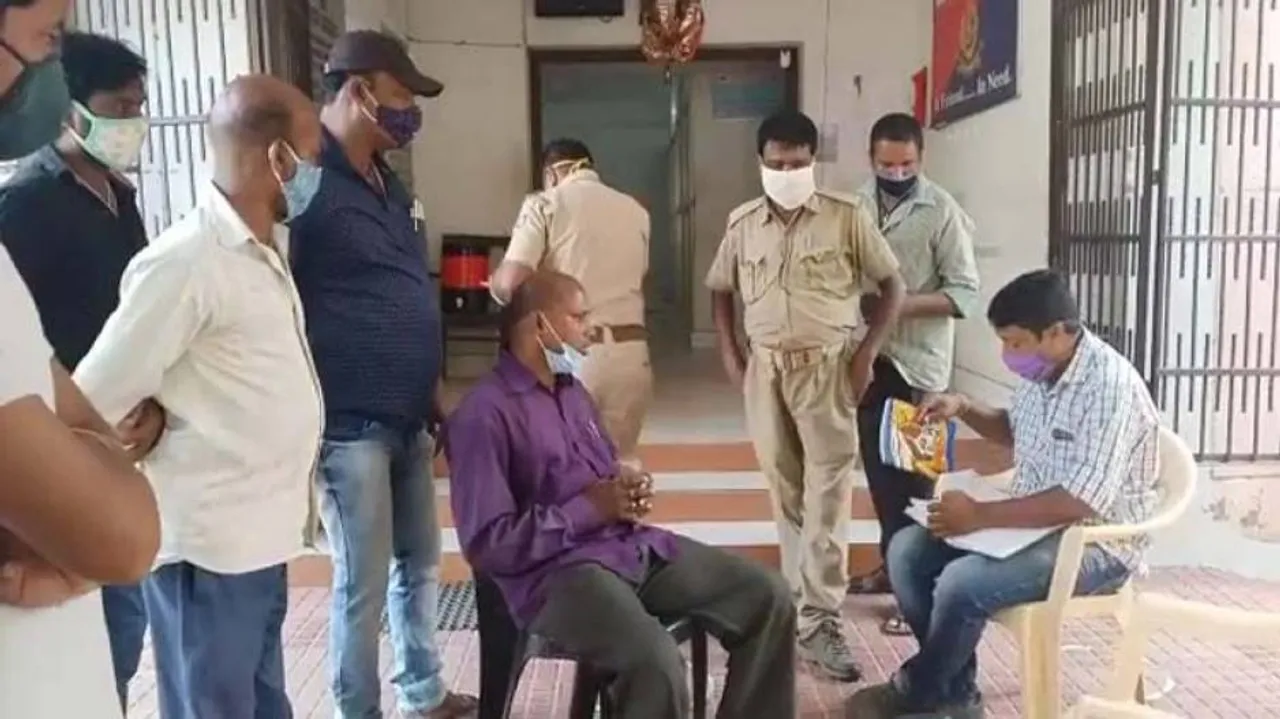 Miscreants Loot Gold & Silver Ornaments Worth Rs 5 Lakh From Jeweller
