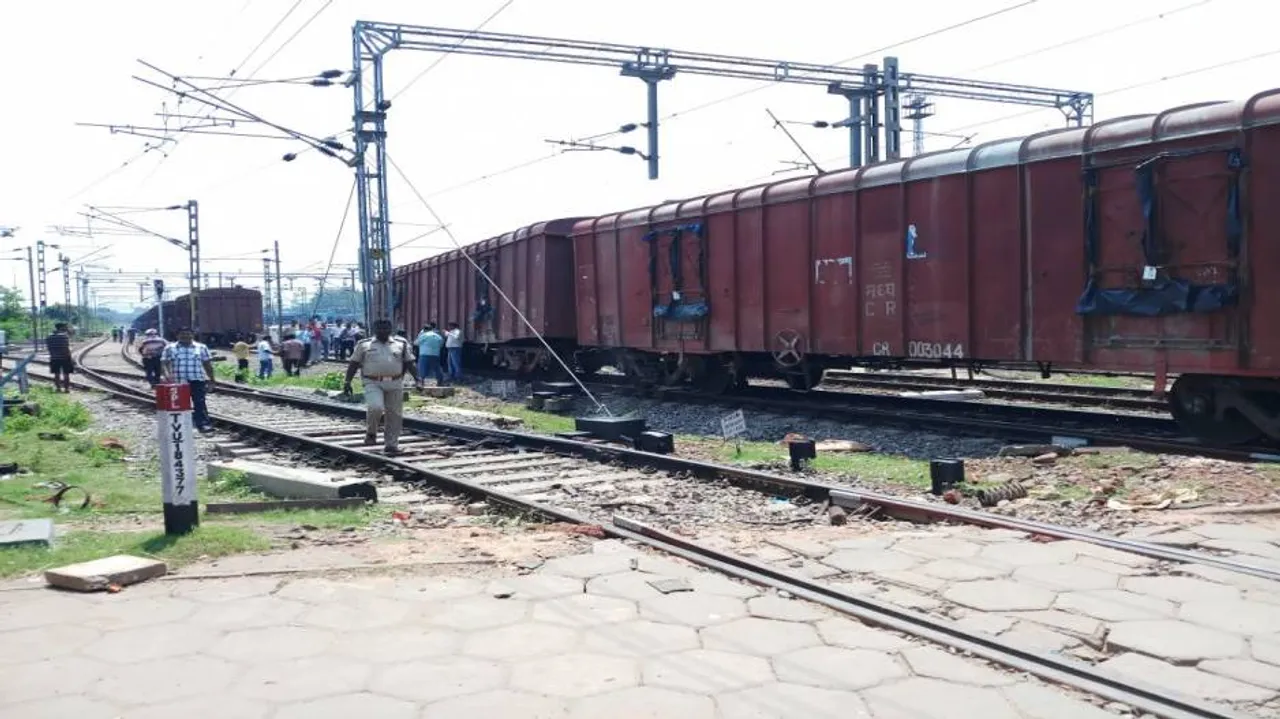 Goods train jumps tracks in Cuttack
