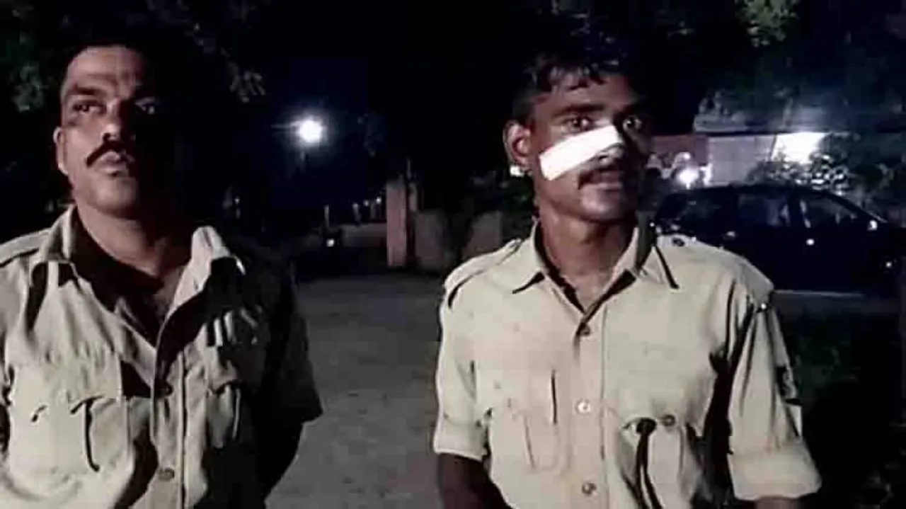 Four police personnel injured during group clash in Bhadrak