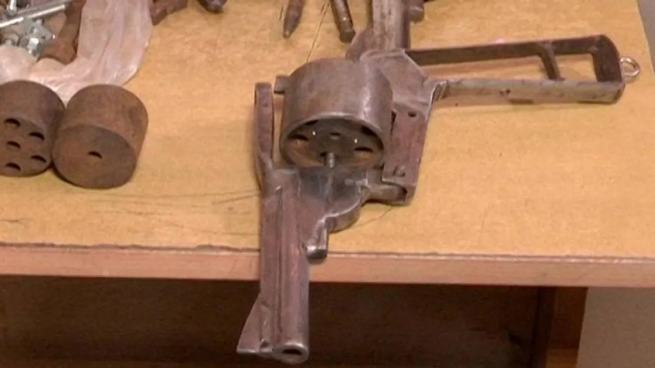 Cops bust illegal gun factory inside government quarters in Bhubaneswar