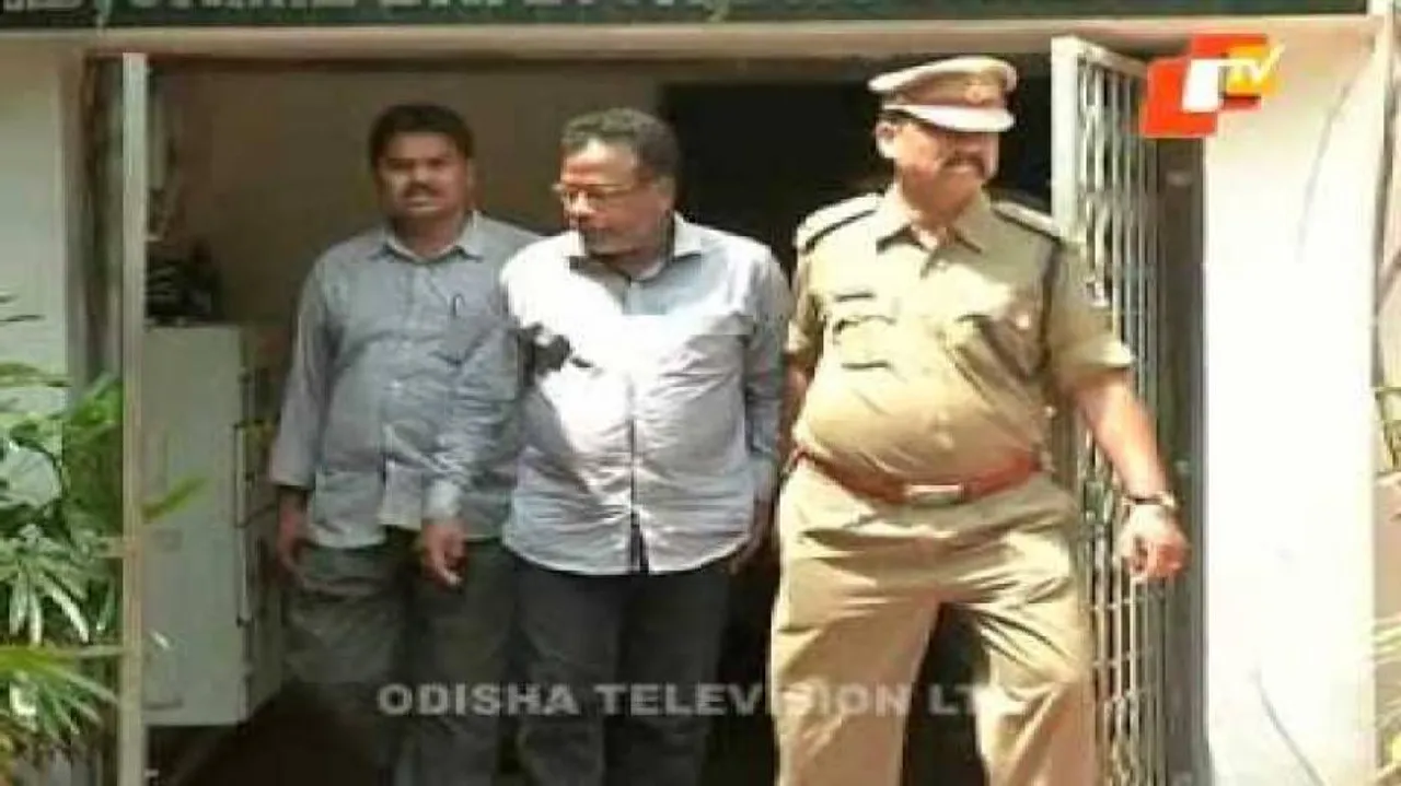 Oscar chit fund: Crime Branch to grill Ollywood stars