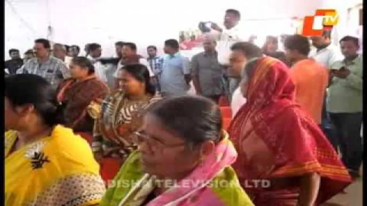 Panchayat Samiti turns ugly; members trade blows