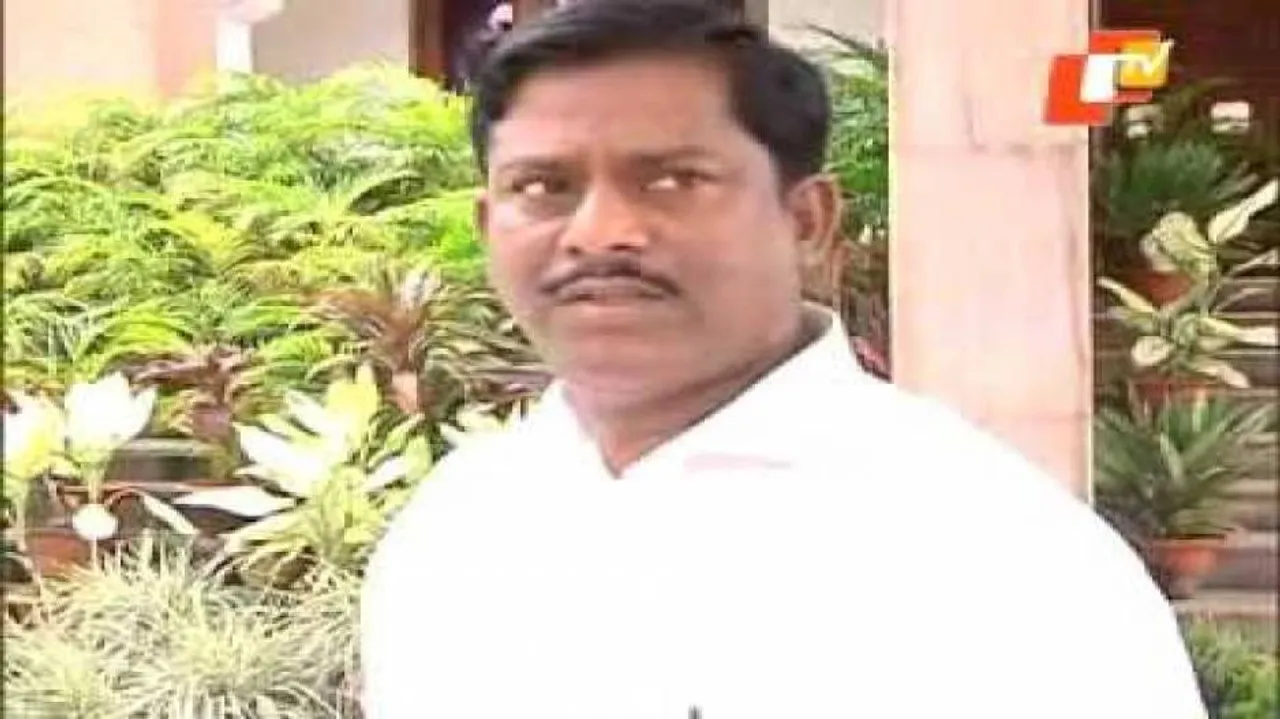 CBI dilly-dallying chit fund probe to protect some people: BJP