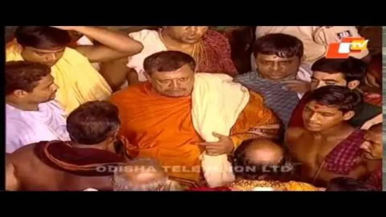 'Bribe' to servitors: Pressure mounts on govt to come clean