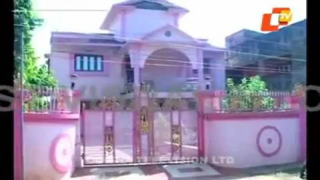 Two Bhadrak officials in Vigilance net