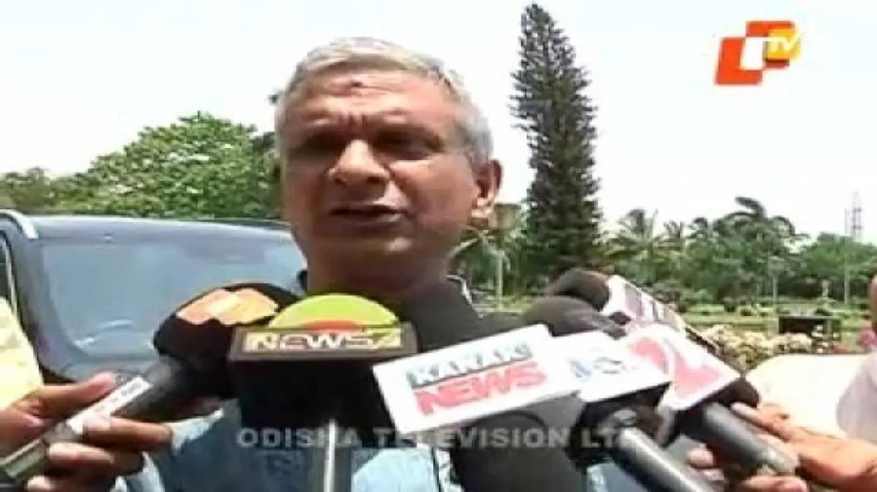 Tathagat, Pinaki meet CM; fuel talk of Dasburma’s ouster