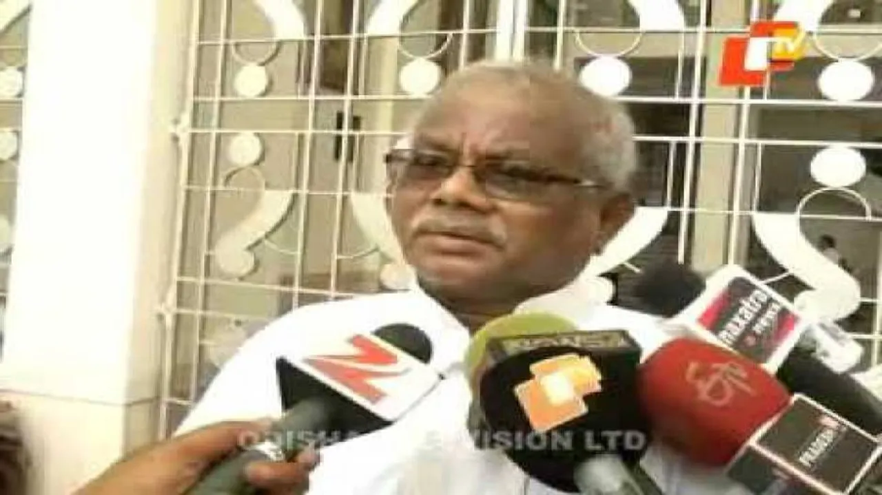 Bishnu Das defies whip; rakes up party issues in media