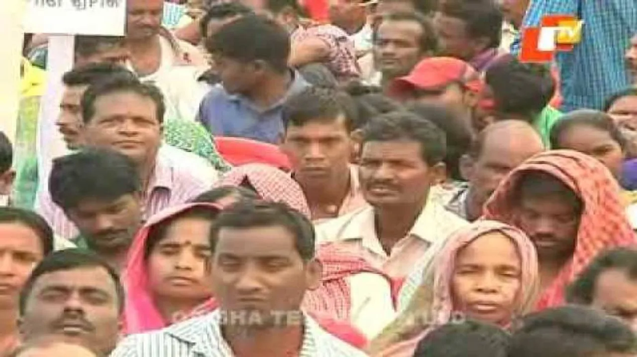 Naveen launches housing scheme for construction workers