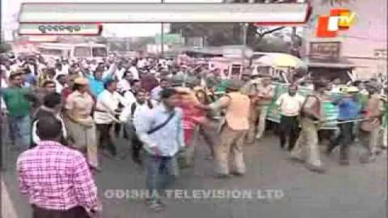 Police-Block grant teachers face off in city