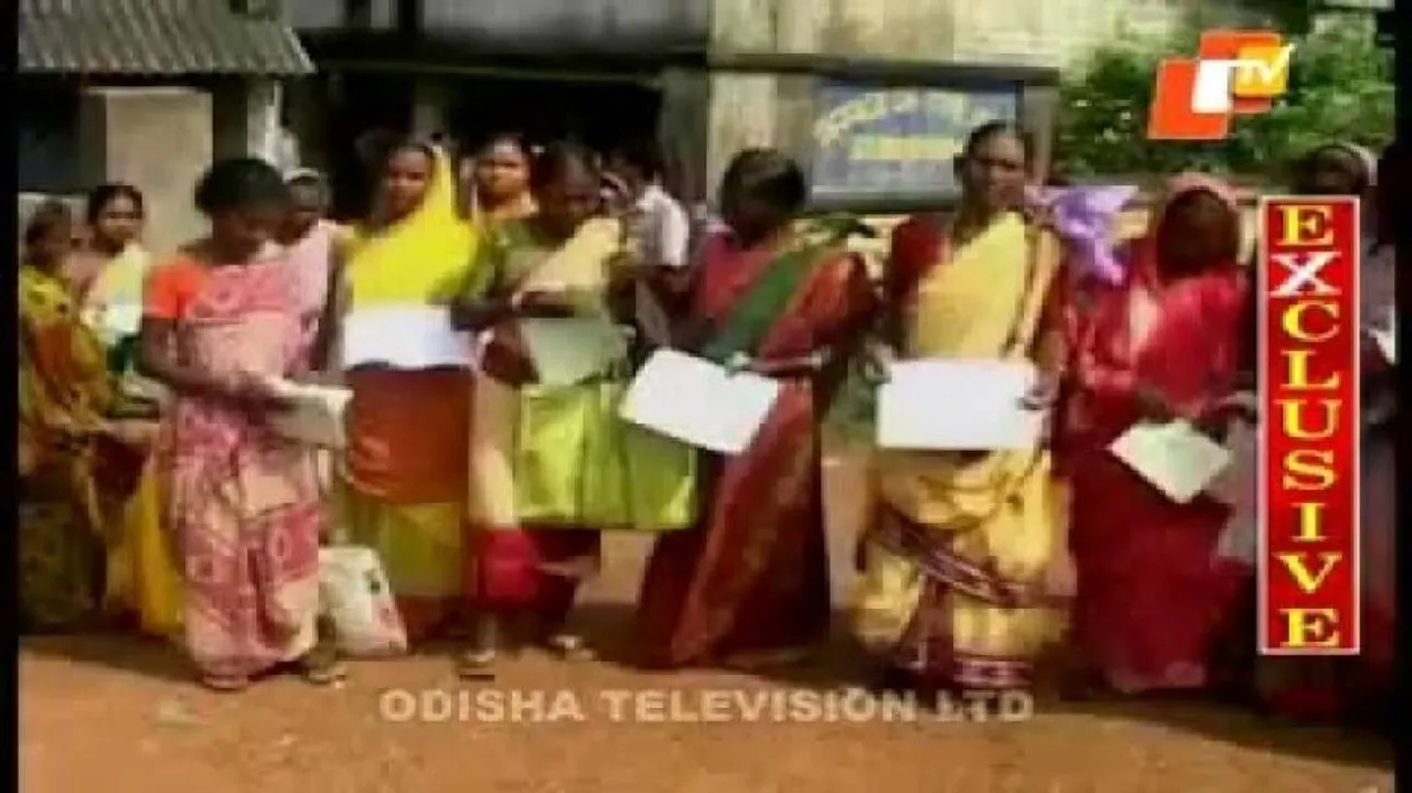 Opp smells scam as 4 lakh dropped from Antyodaya scheme