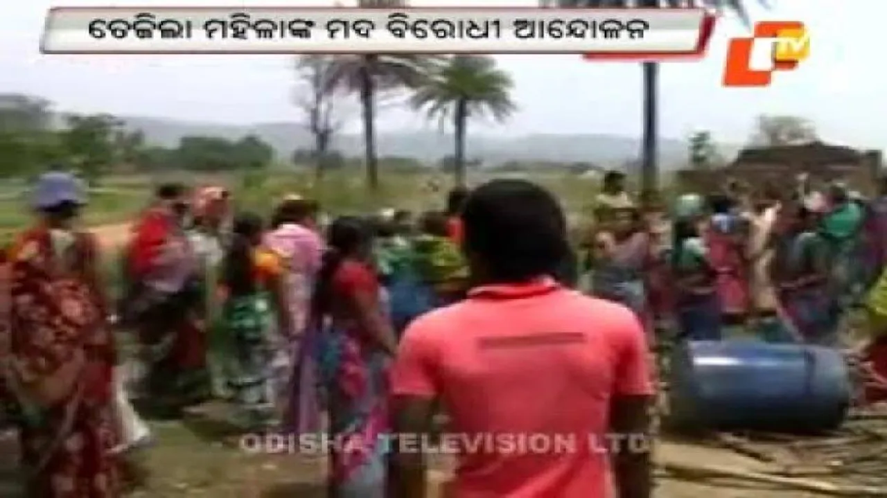 Women destroy liquor factory in Deogarh