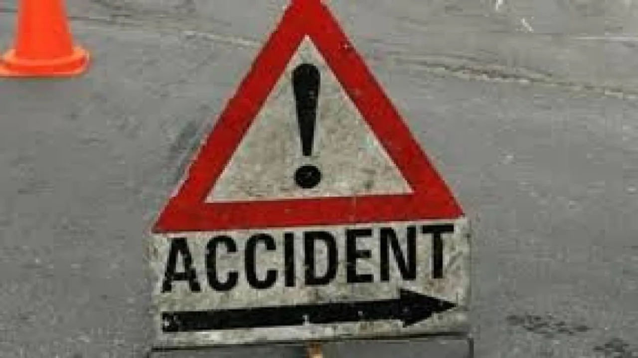 Two killed in road mishap on Kathjodi bridge