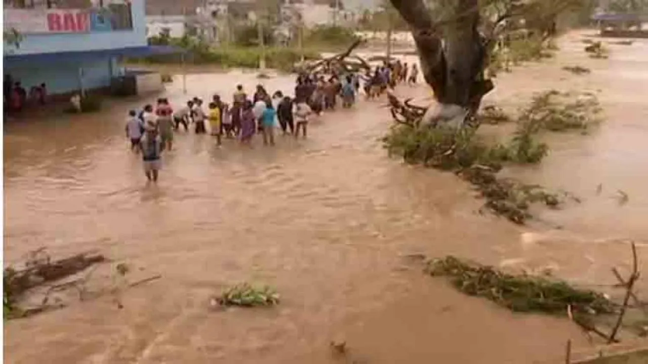 Cyclone Titli: Heavy rain cripples normal life across Odisha