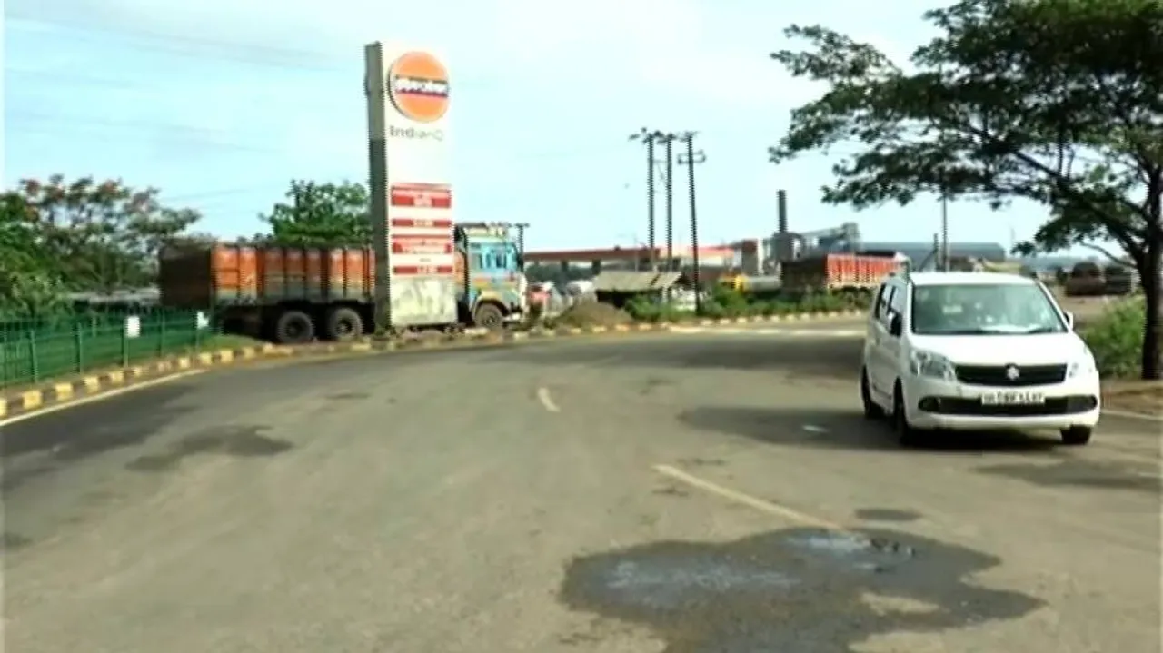 BJD-BJP fight makes things murkier for IOCL
