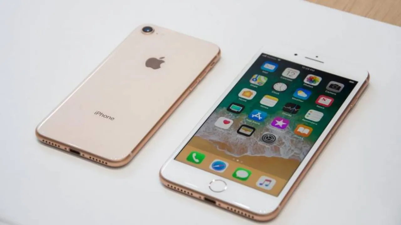 iPhones don't have FM radio: Apple to FCC Chairman