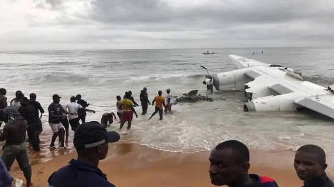 Plane with 10 aboard crashes in Cote d'Ivoire