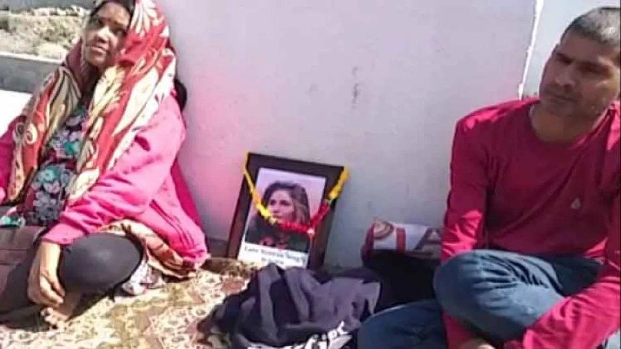 Album actress death: Family members sit on hunger strike