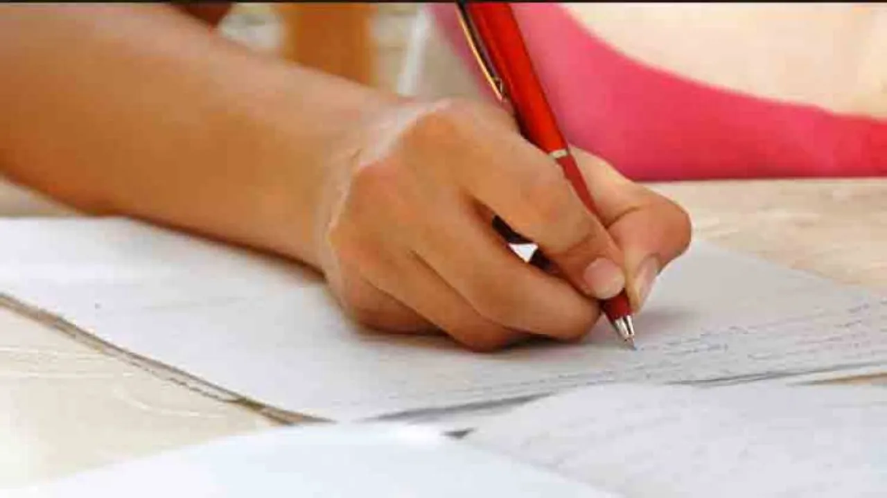 Odisha labourer scores 100 per cent marks in Kerala literacy exam