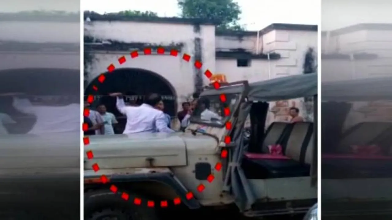 Lawyer, Journalist Scuffle Inside Odisha Court Premises; Video Goes Viral