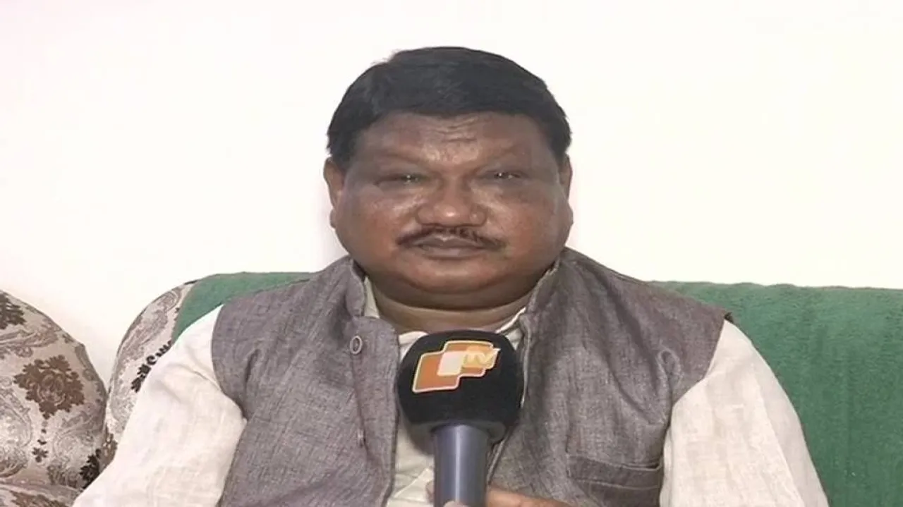 CM’s Poll Expense Row: Jual Oram dares Naveen Patnaik