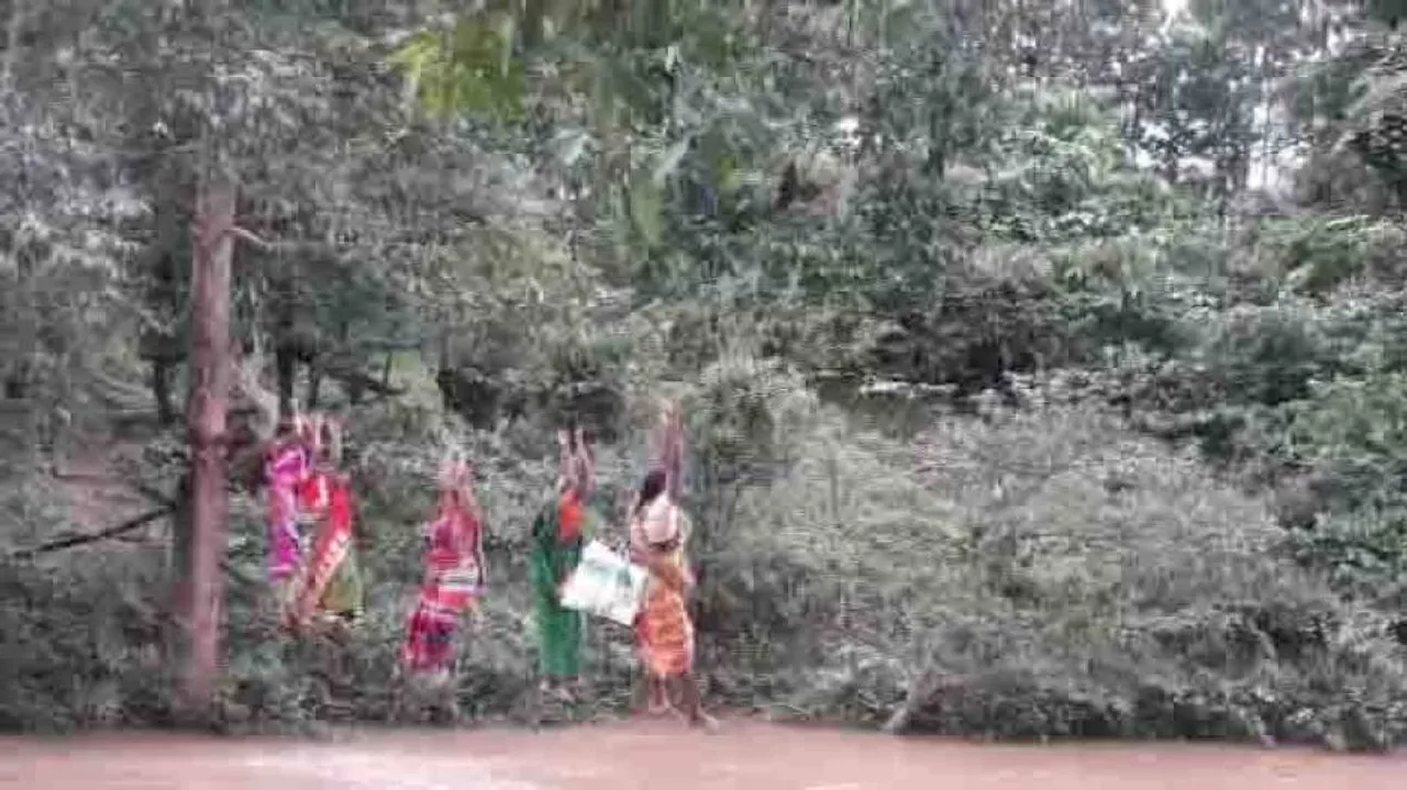 6 women hurt while trying to cross river on 'electric cables'