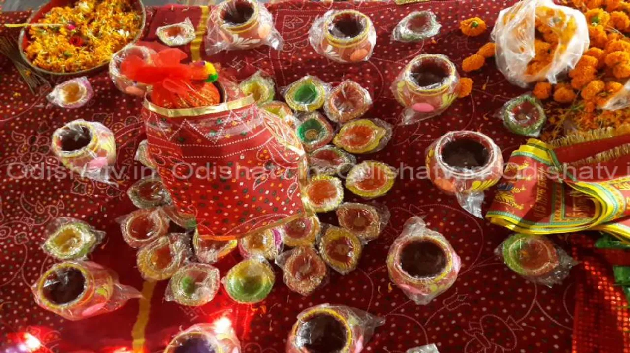 Marwari women in Cuttack celebrate Karva Chauth together