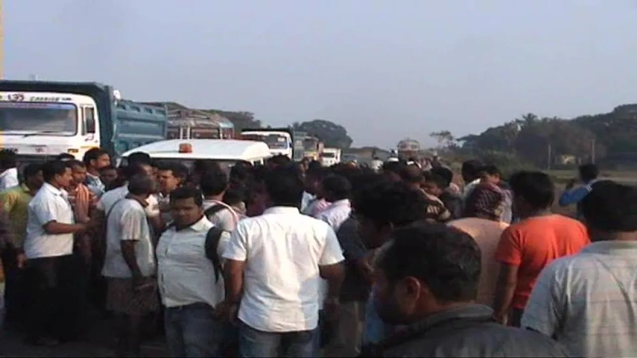 2 BJD activists die in road mishap