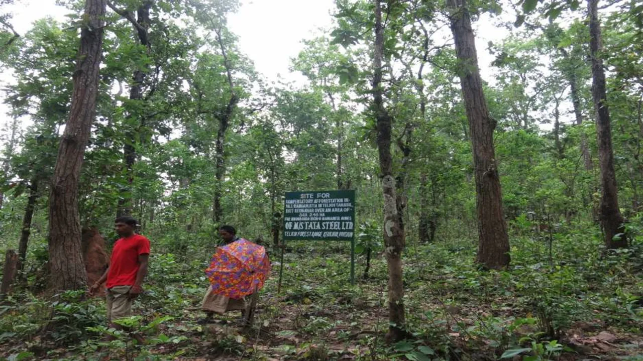 Poaching bid foiled, 6 held
