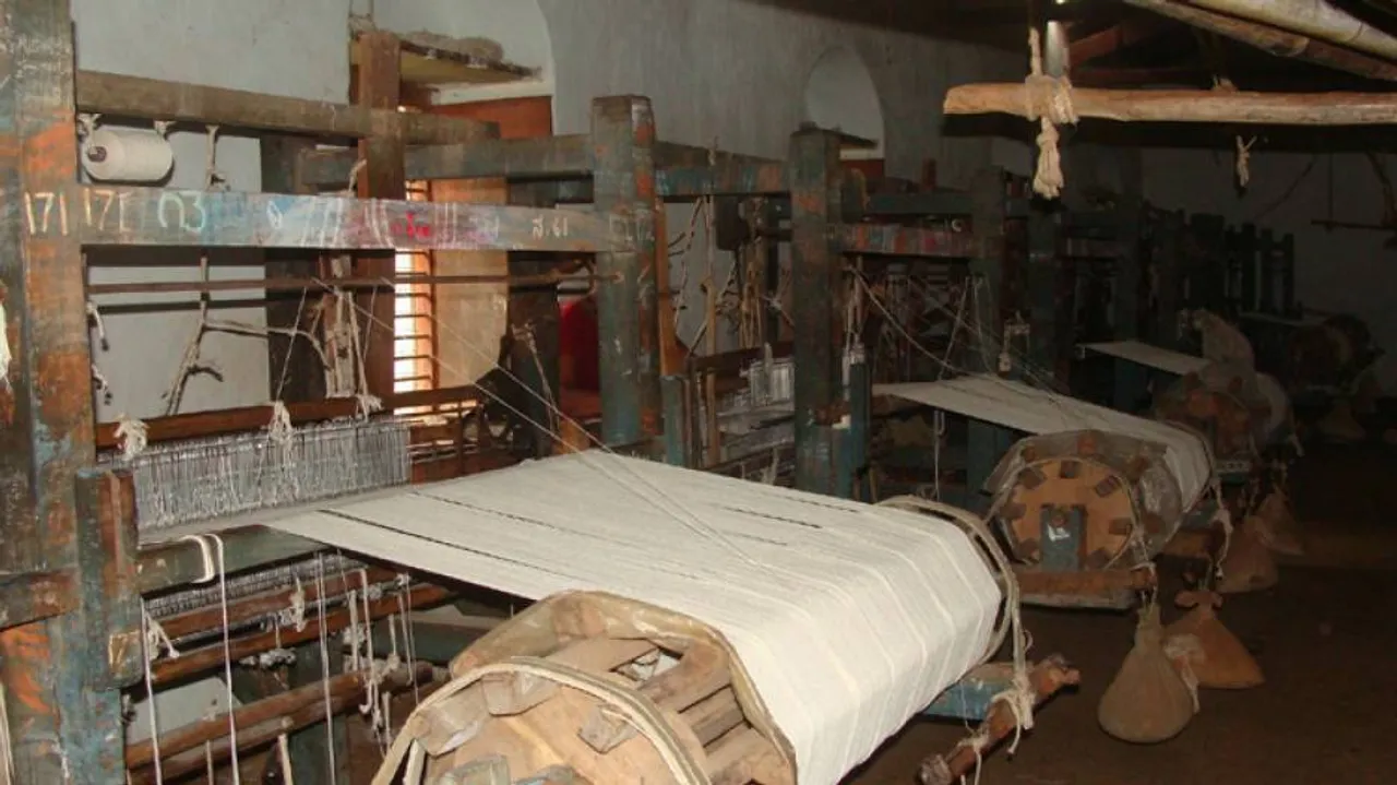 Khadi India's Flagship Store Records Rs 1.2 Cr Sales On Gandhi Jayanti