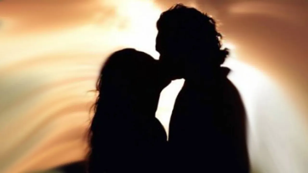 Just visualising a kiss can alter your attitude