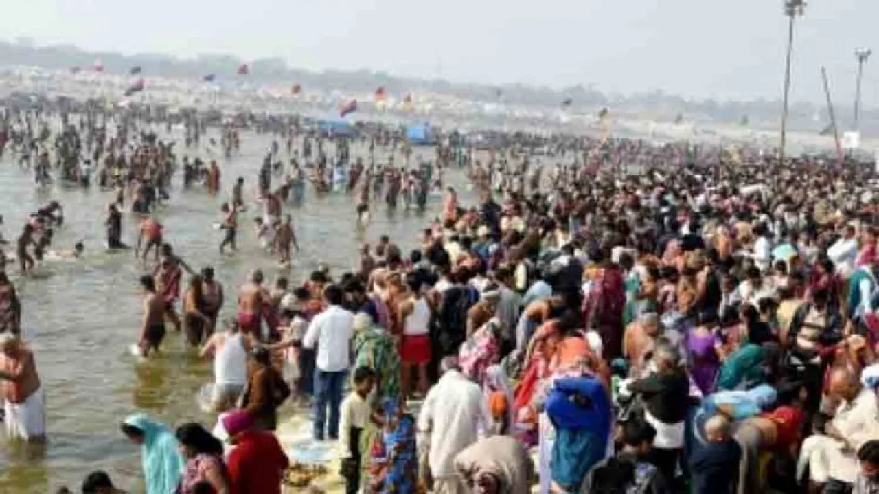 Thousands take holy dip at Kumbh on 'Mauni Amavasya'