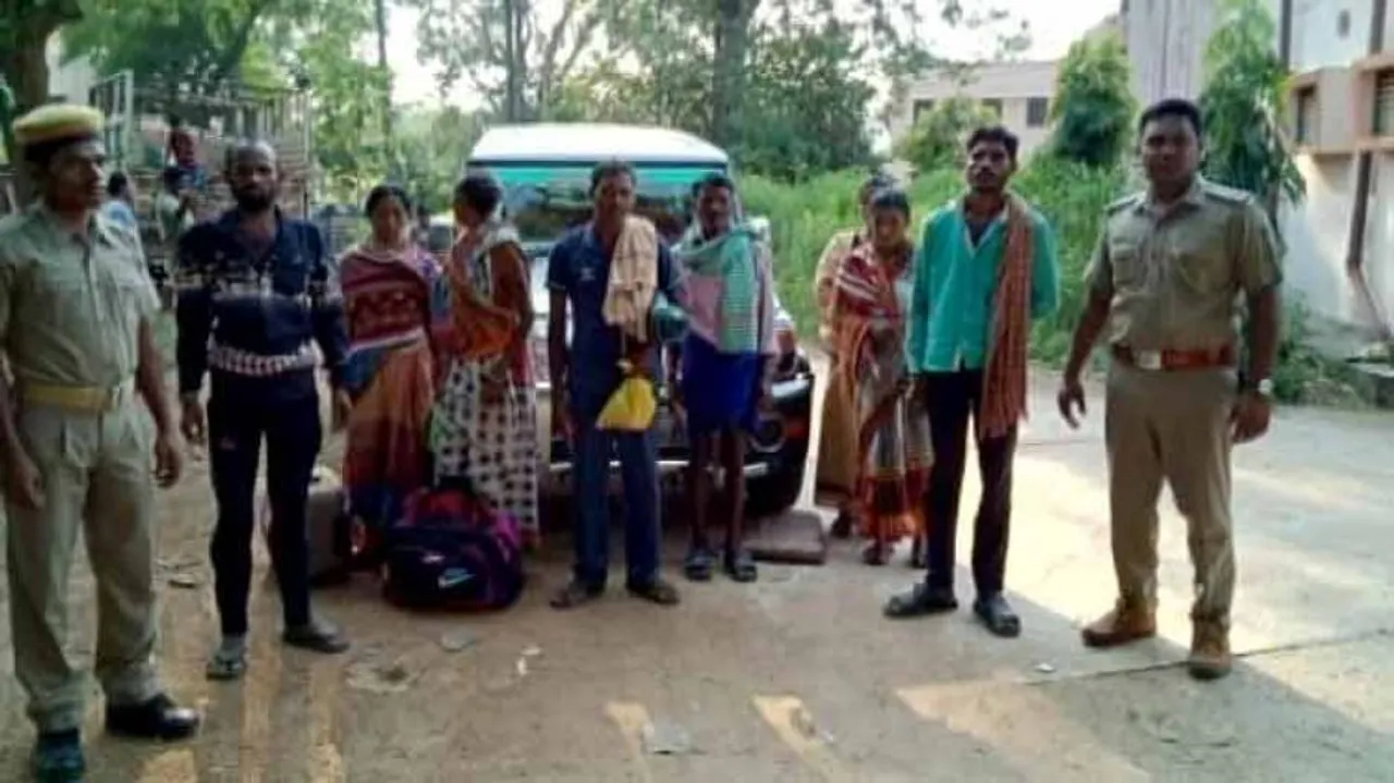 10 migrant labourers rescued while being taken to Hyderabad