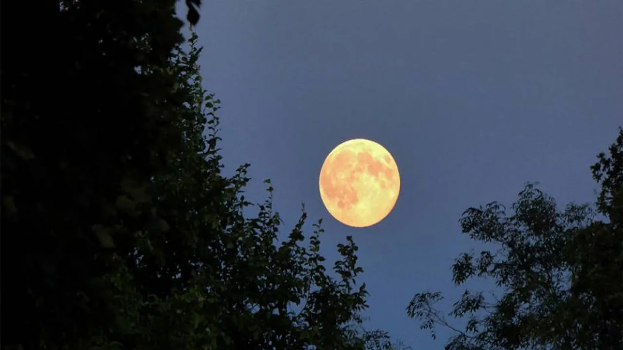 Get ready for total lunar eclipse, Supermoon on Sunday evening
