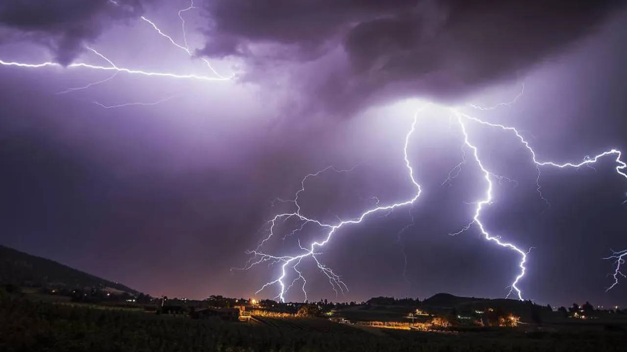 32 killed by lightning in Bihar