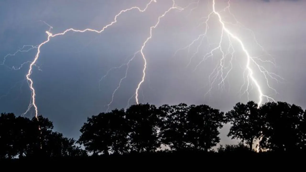 Weather alert: Thunderstorm, lightning warning issued for 8 districts