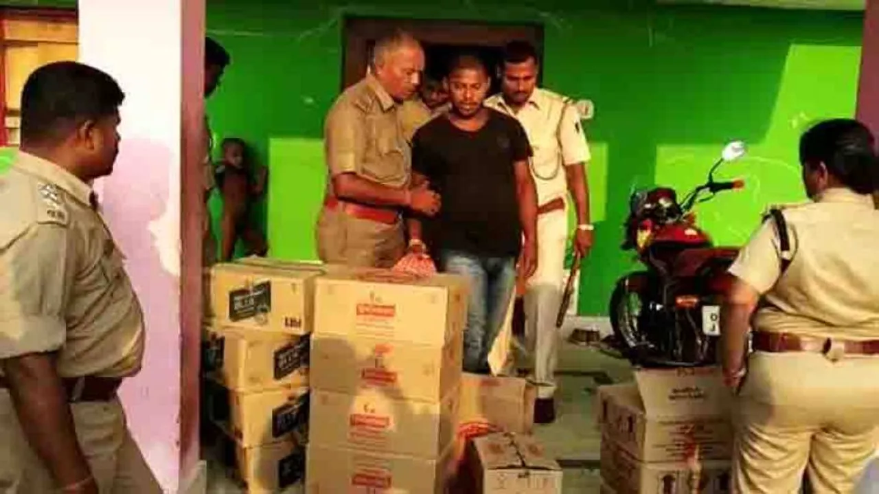 Excise sleuths bust illicit liquor business in Puri, arrest 3 persons