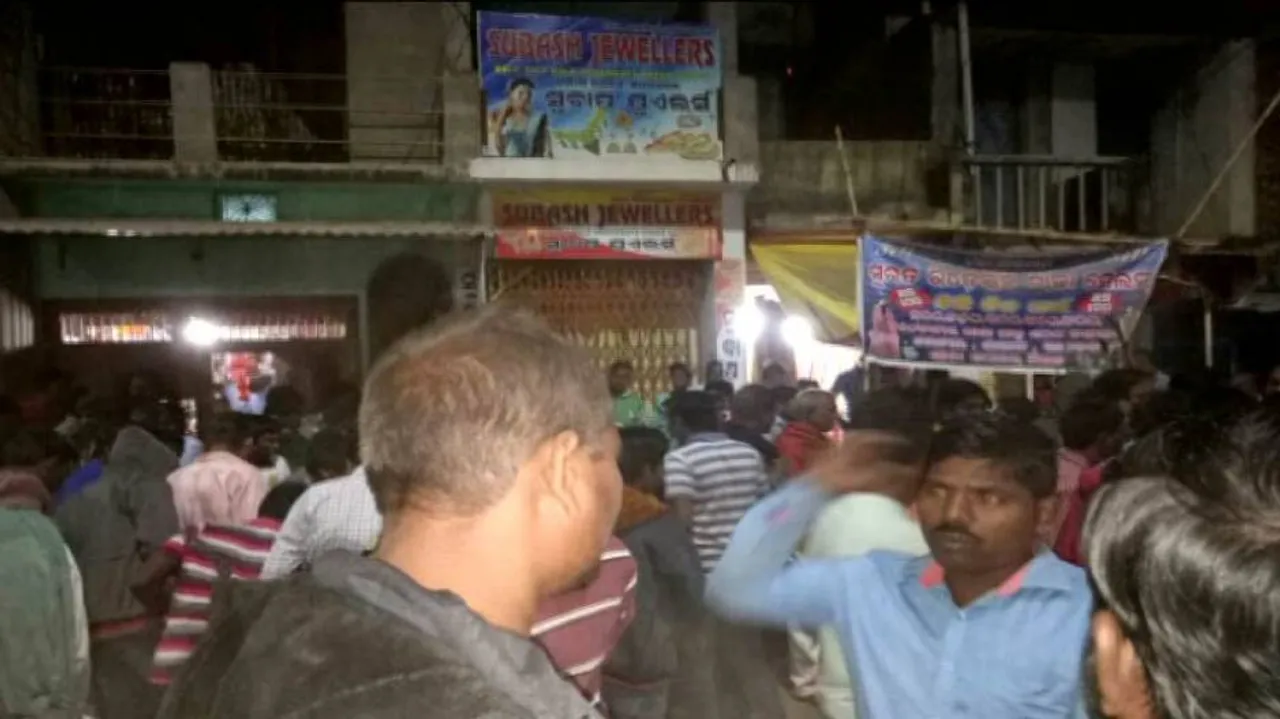 Miscreants loot more than 1 kg jewellery at gunpoint