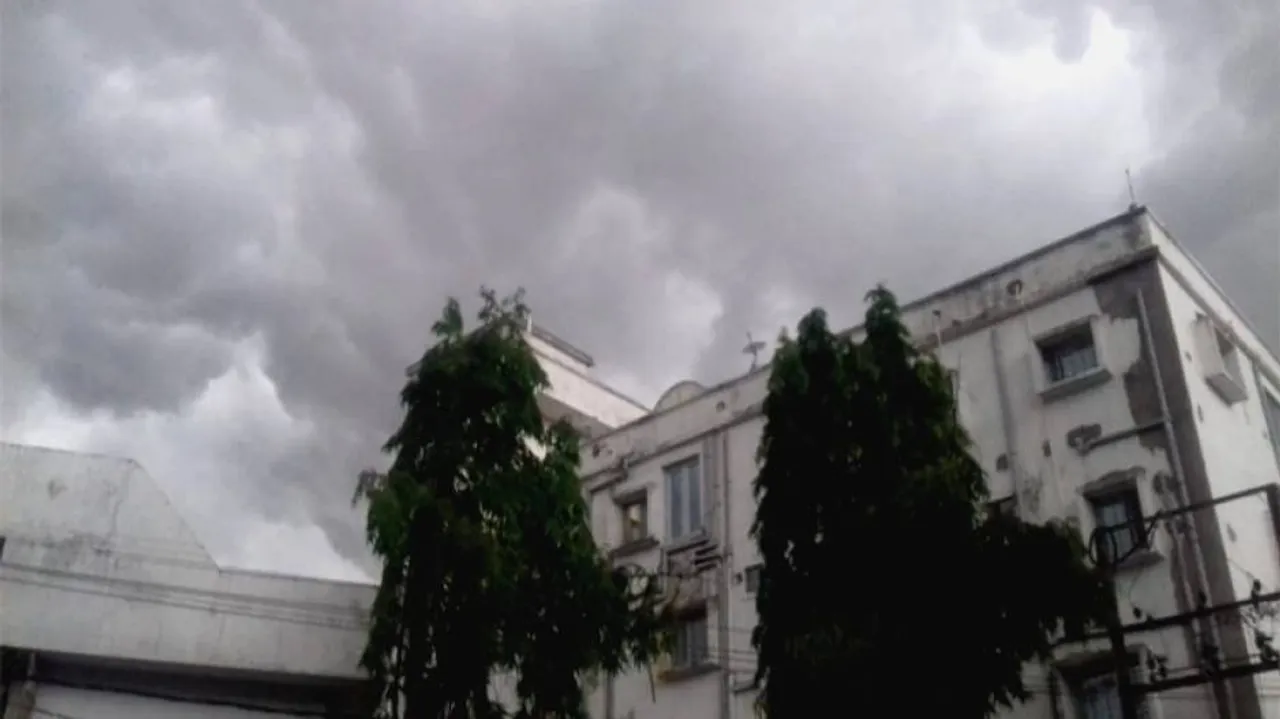 Thunderstorm, Lightning Accompanied By Hail To Pound Odisha In 24 Hours; IMD Issues Orange Warning For 9 Districts