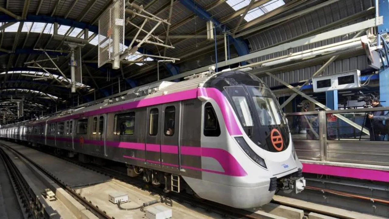 PM flags off Metro's Magenta line section