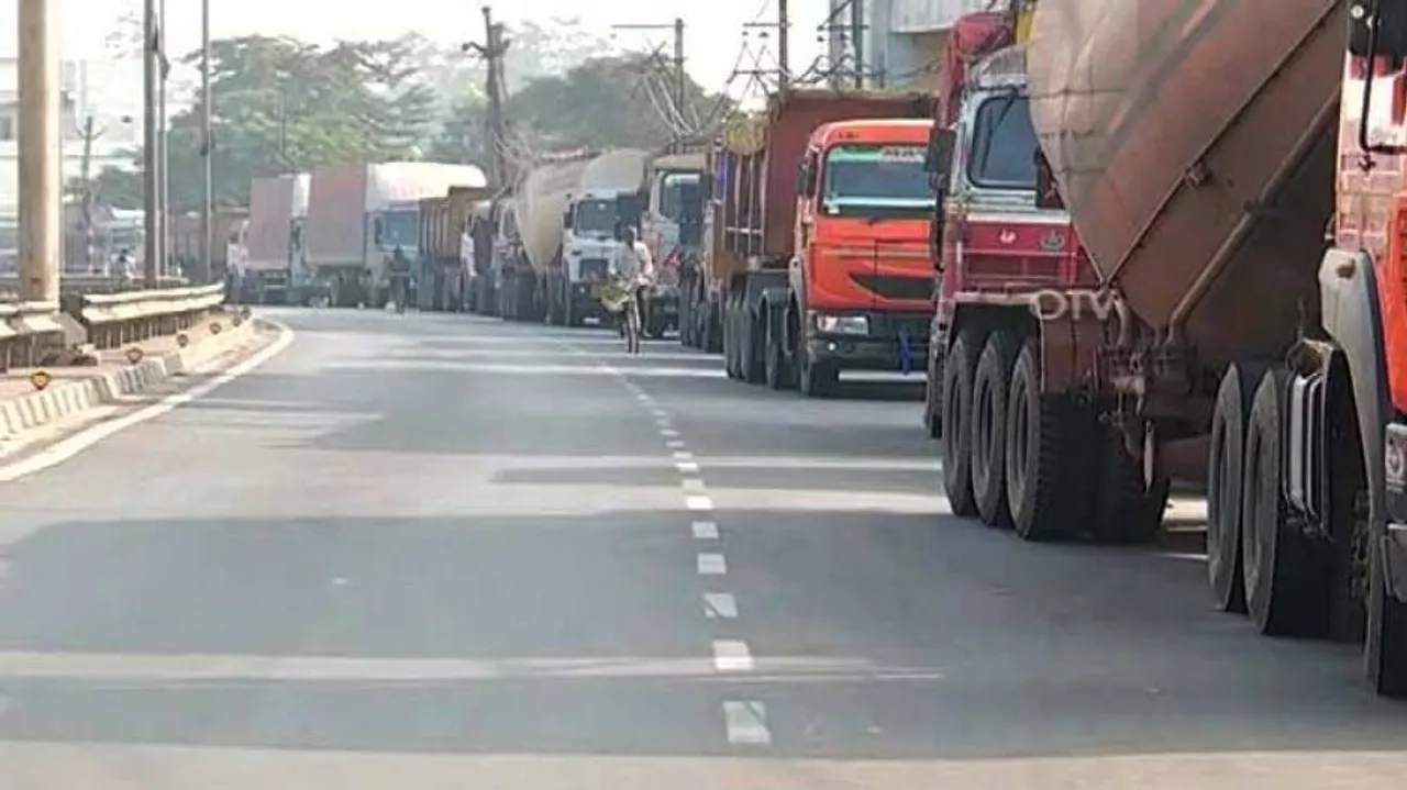 'Maha Bandh' for HC bench in western Odisha underway; Opposition leader extends support