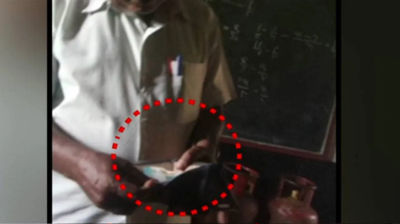 Headmaster Caught Bribing To Suppress MDM Irregularities