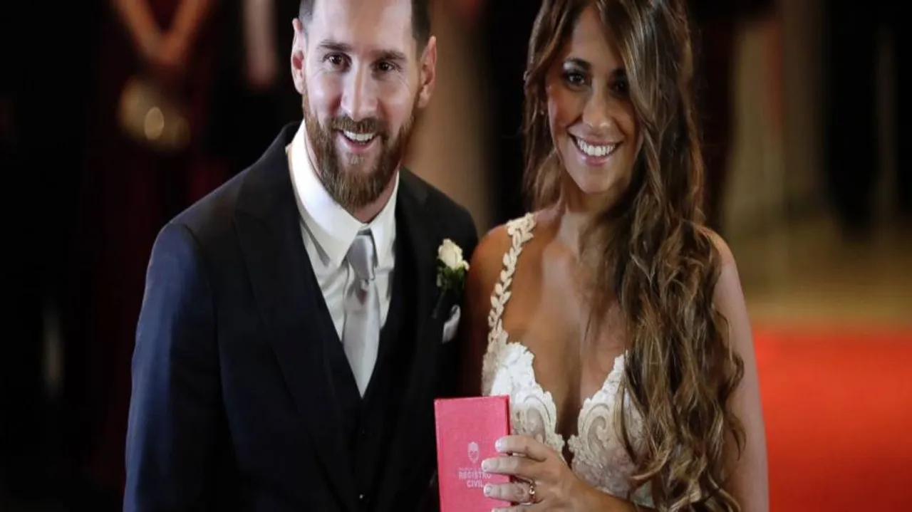 Lionel Messi marries childhood sweetheart