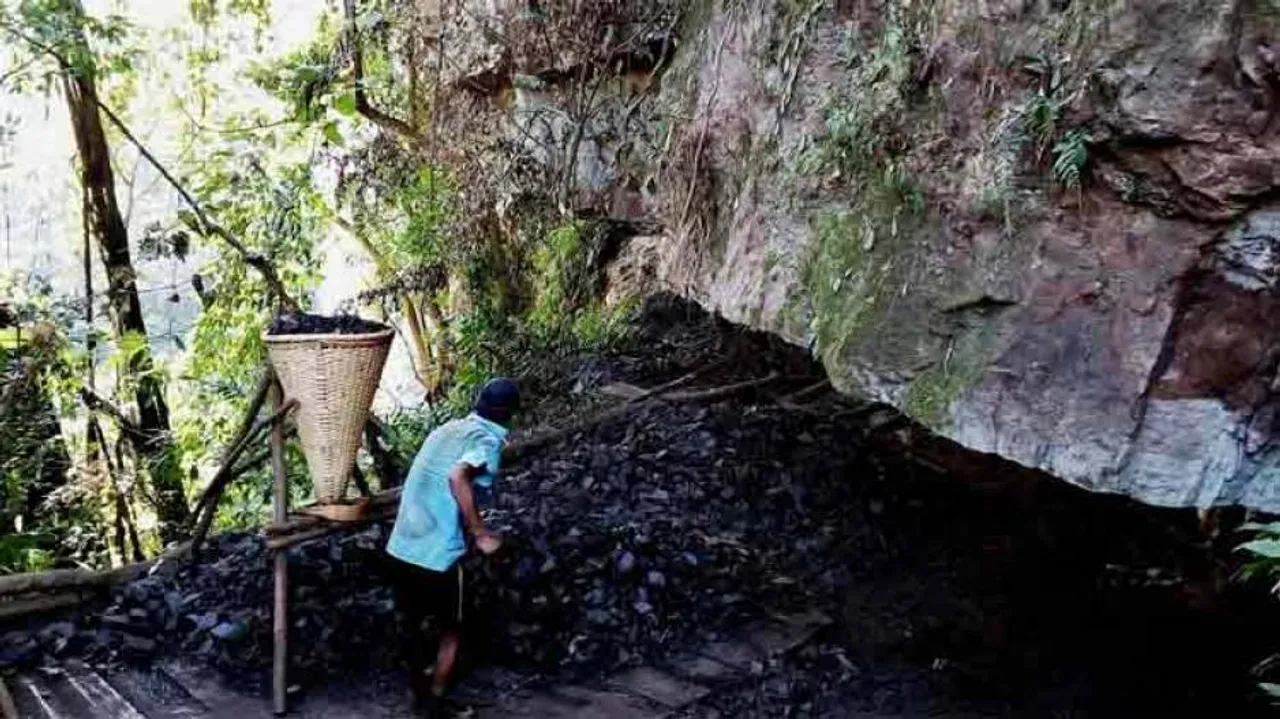Efforts to save 13 miners trapped in Meghalaya coal pit halted