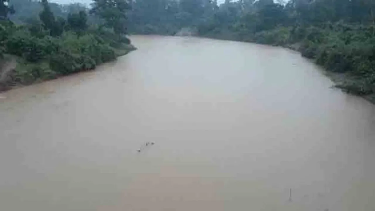 Cyclone Titli: Six missing as house gets swept away by flood waters