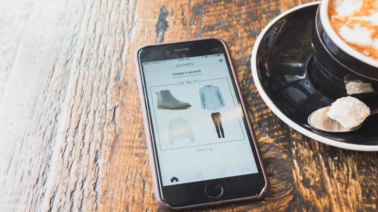Mobile app lets you drape clothes before buying
