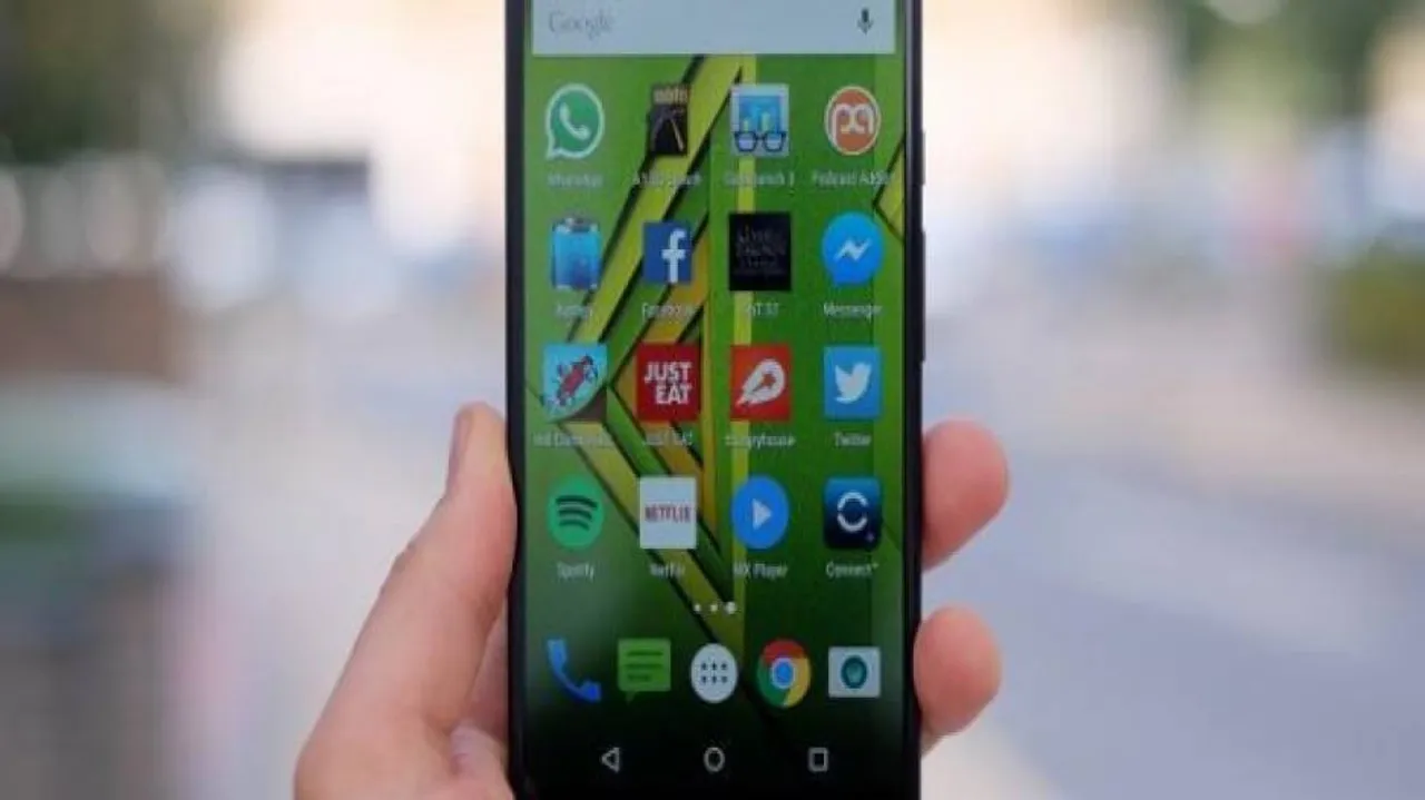 Motorola X Play: Bulky yet dexterous