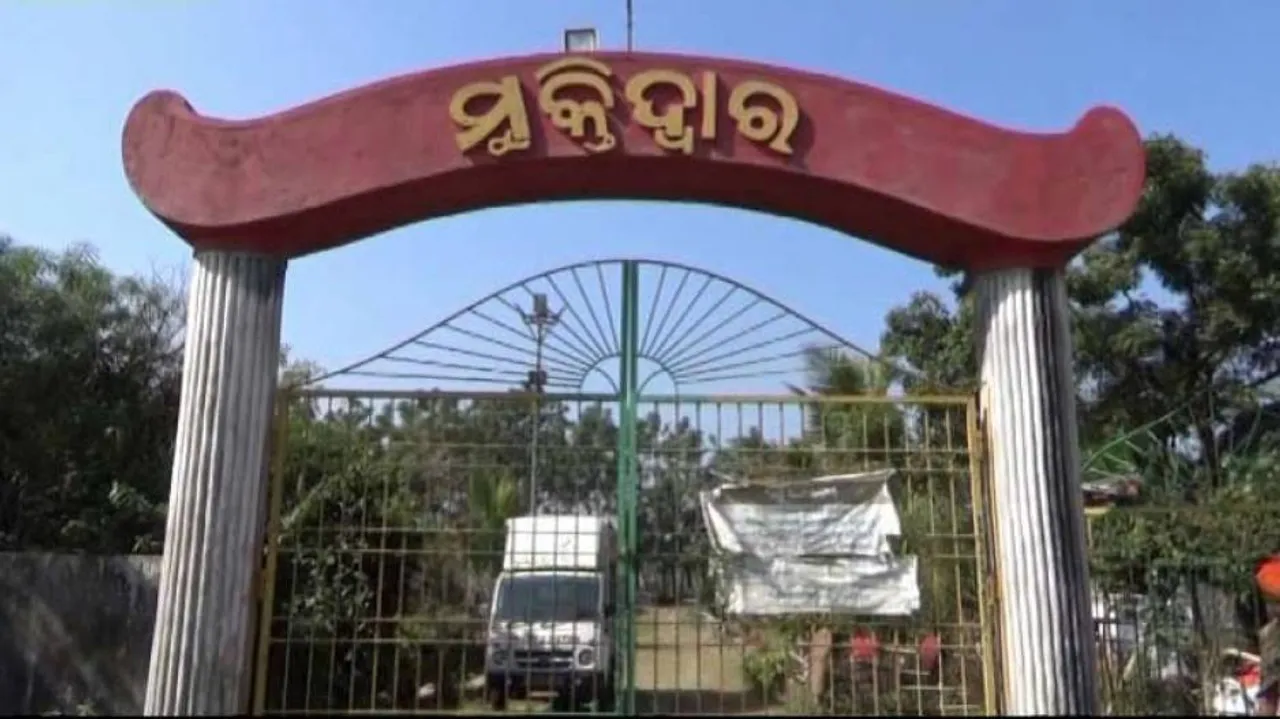 Human Corpses Continue To Rot In Open As Balasore Admin Yet To Act!