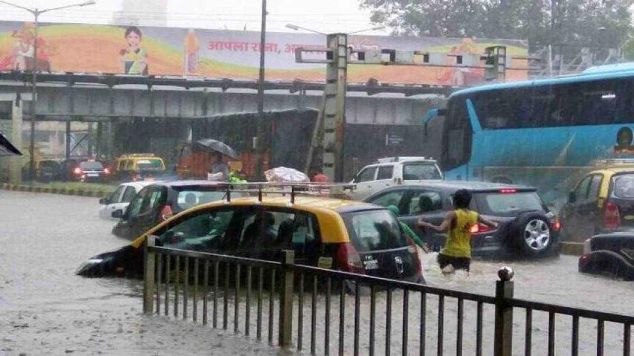 Monsoon fury lashes Mumbai; flights, trains, road traffic hit